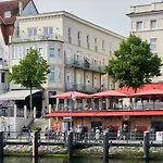 Johouse Apartment 11